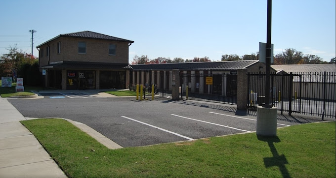 fenced and gated secure storage facility middle river md